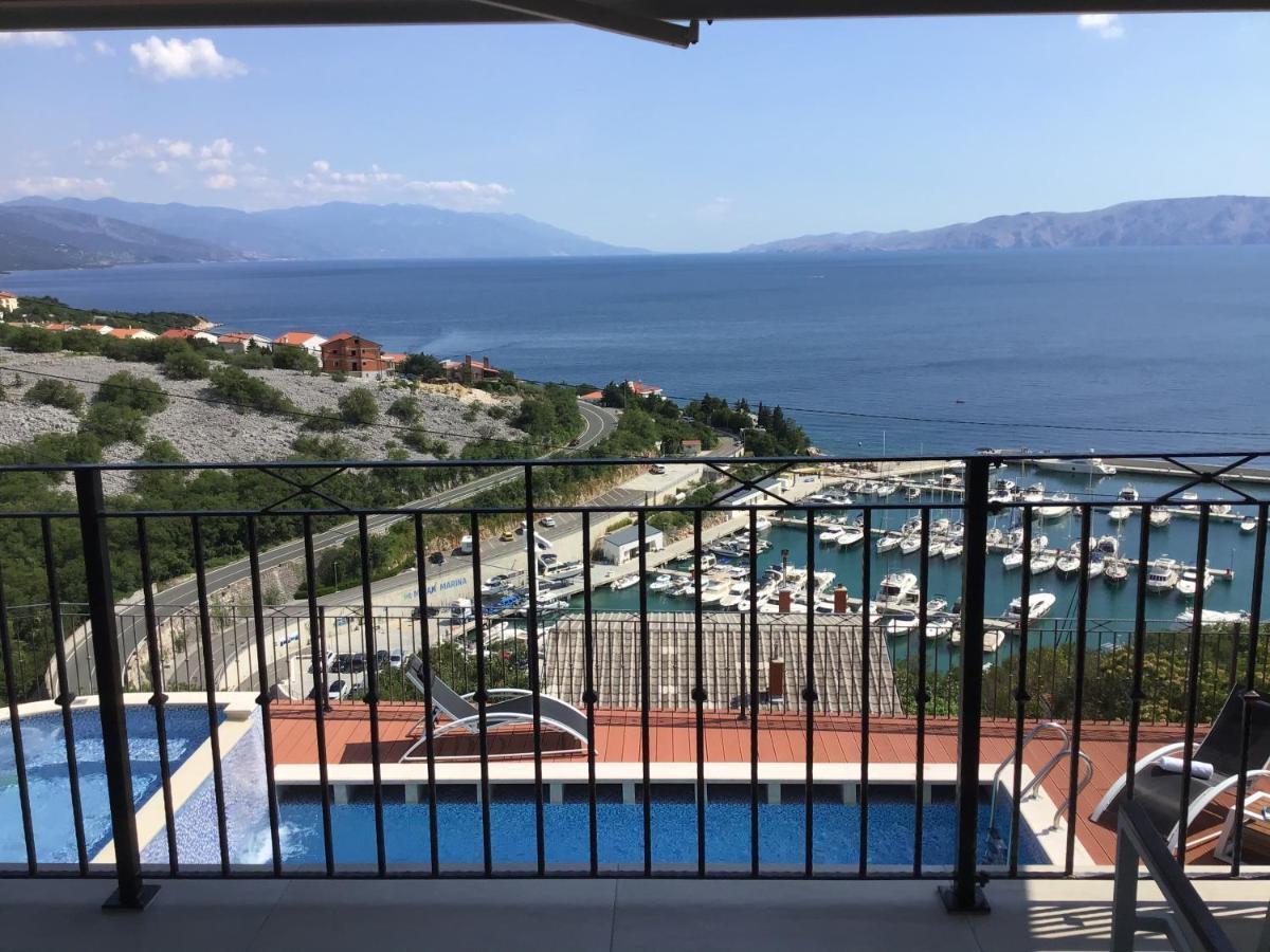 Apartments Villa Manda Novi Vinodolski Exterior foto