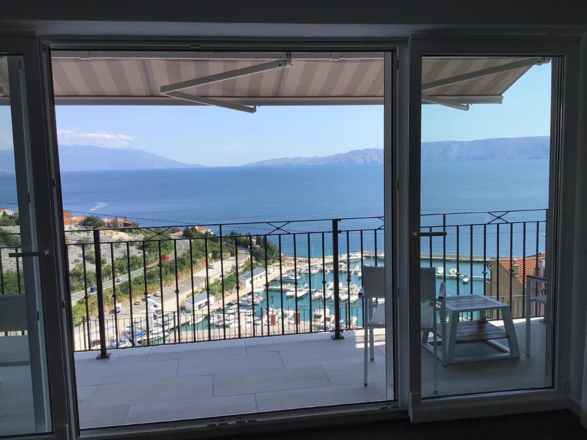 Apartments Villa Manda Novi Vinodolski Exterior foto