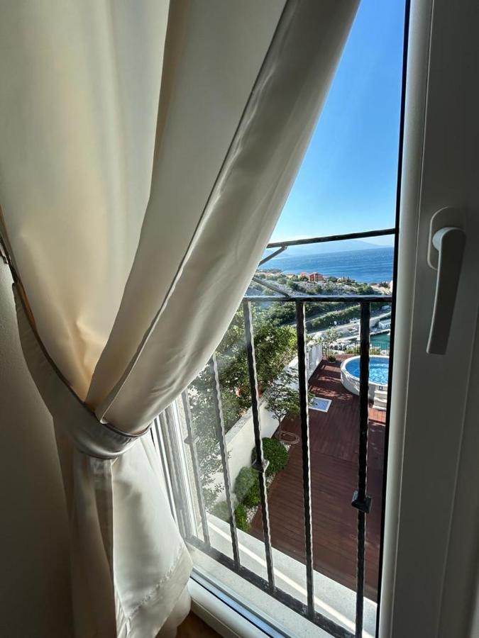 Apartments Villa Manda Novi Vinodolski Exterior foto