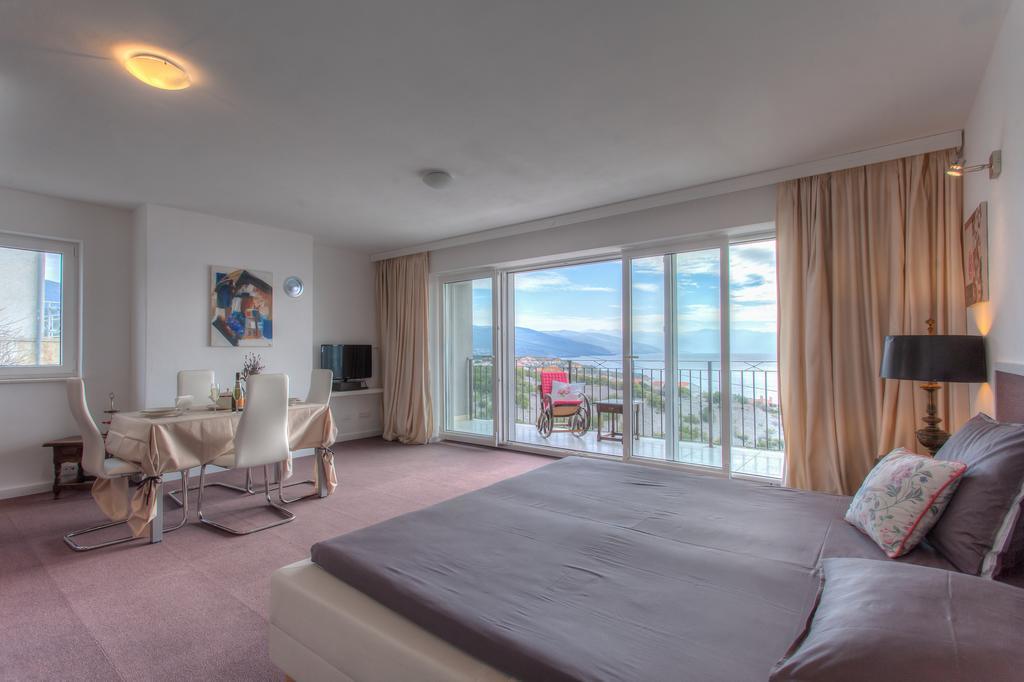 Apartments Villa Manda Novi Vinodolski Zimmer foto